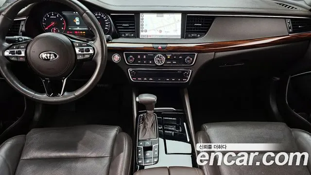 Kia K7 — интерьер