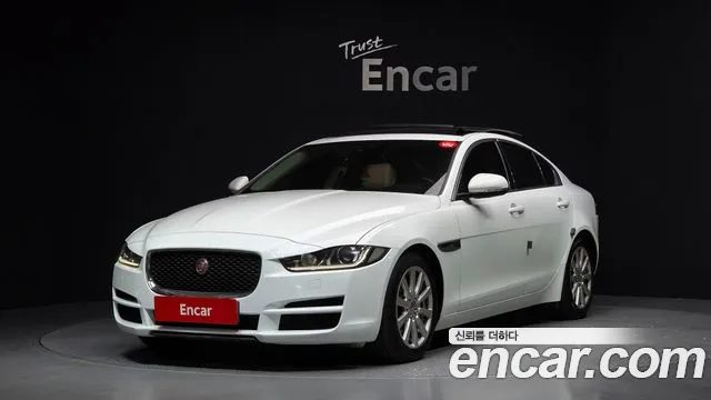 Jaguar XE