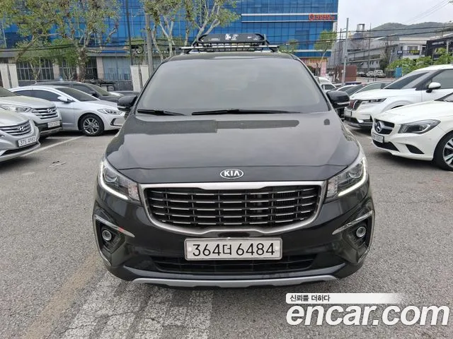 Kia Carnival — экстерьер