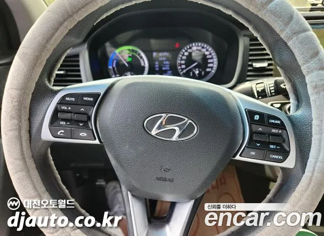 Hyundai Sonata — интерьер