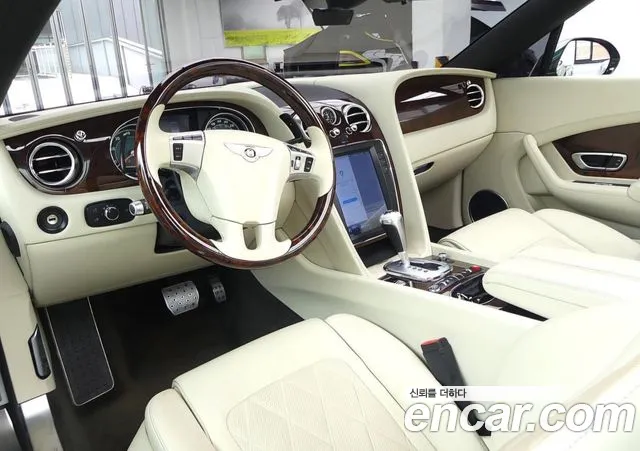 Bentley Continental — интерьер