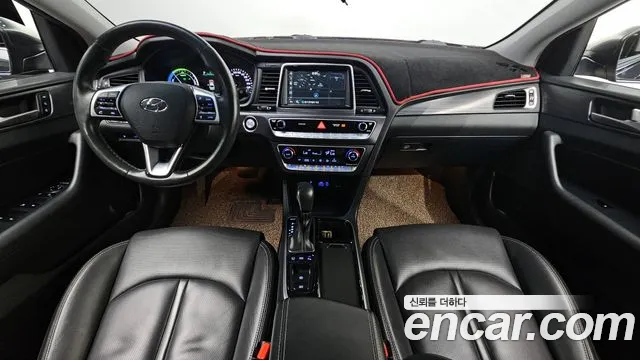Hyundai Sonata — интерьер