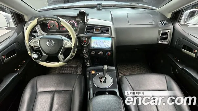 KG Mobility Korando — интерьер