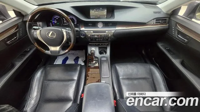 Lexus ES — интерьер