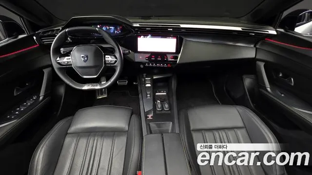 Peugeot 408 — интерьер