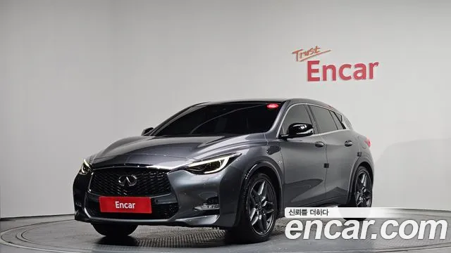 Infiniti Q30