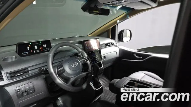 Hyundai Staria — интерьер