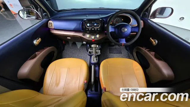 Nissan March — интерьер