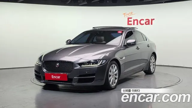 Jaguar XE