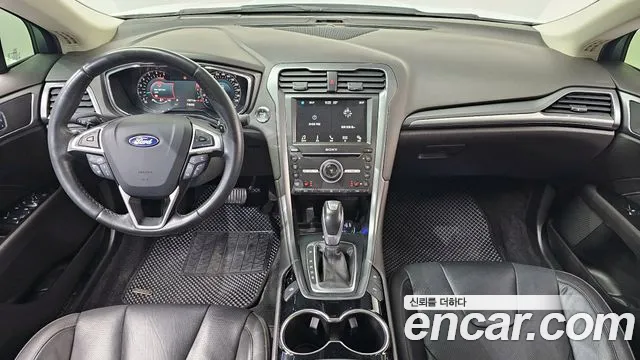 Ford Mondeo — интерьер