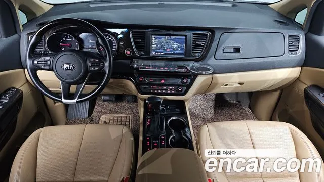 Kia Carnival — интерьер