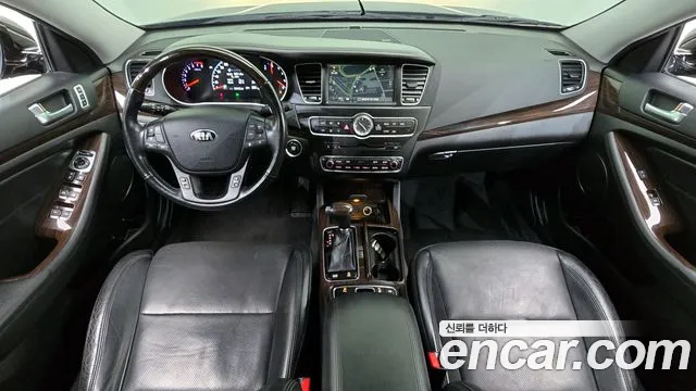 Kia K7 — интерьер