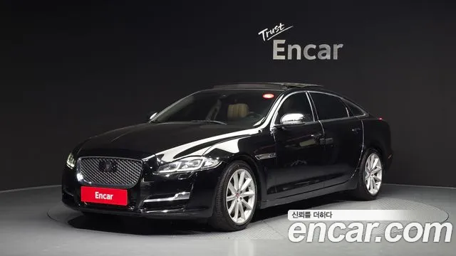 Jaguar XJ