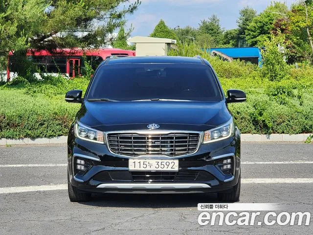 Kia Carnival — экстерьер