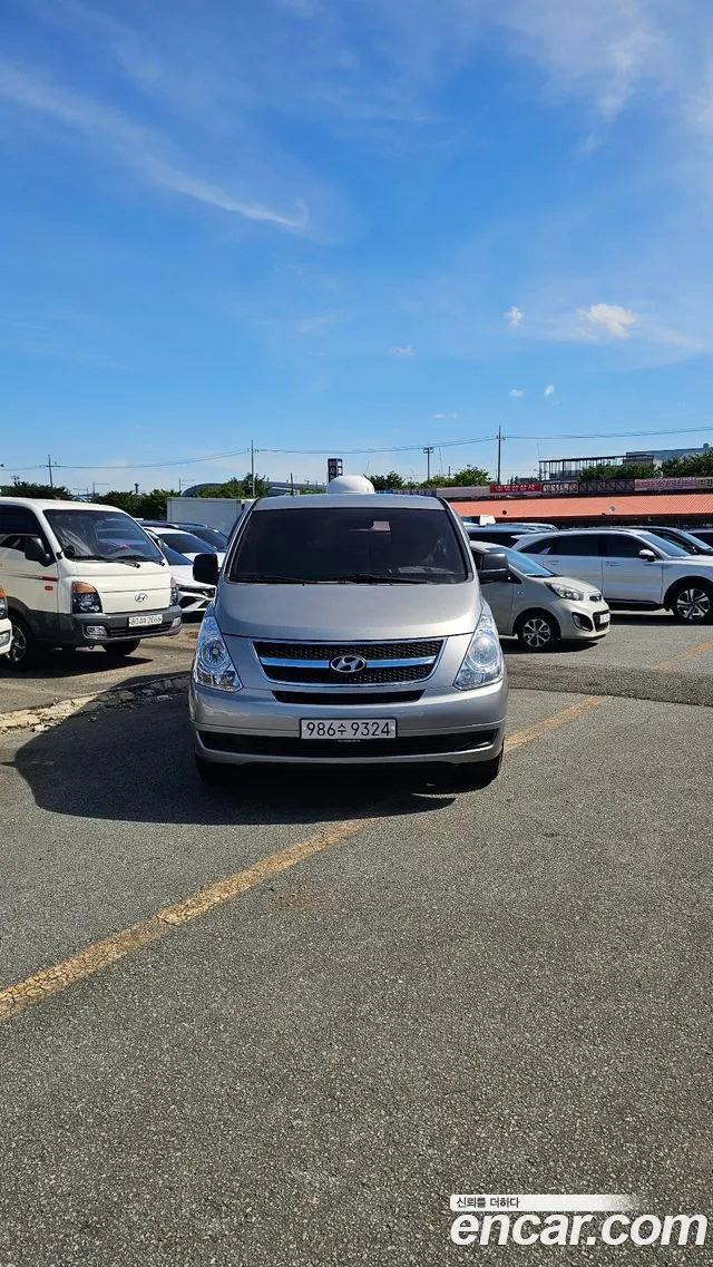 Hyundai Starex