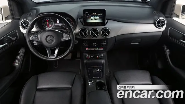 Mercedes-Benz B-класс — интерьер