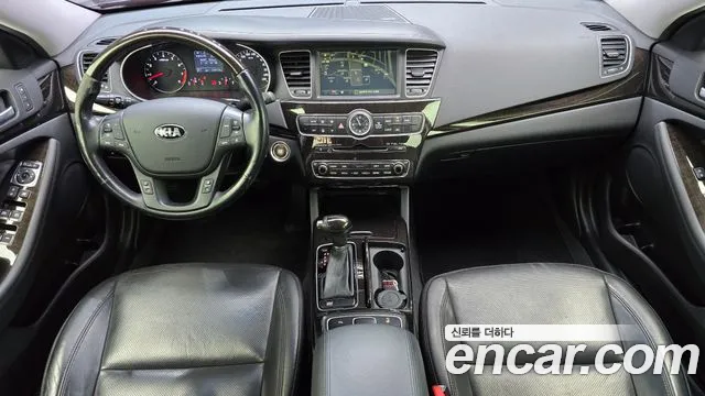 Kia K7 — интерьер