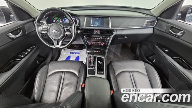 Kia K5 — интерьер