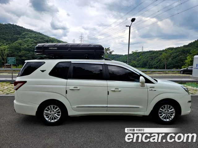 KG Mobility Korando — интерьер
