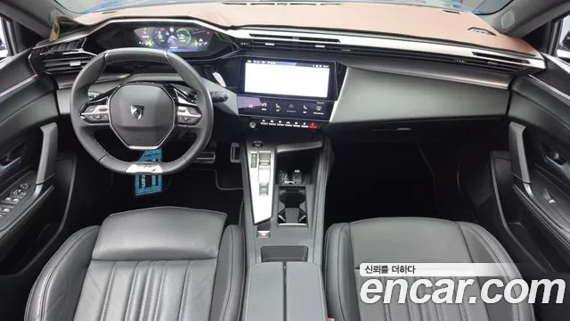 Peugeot 408 — интерьер
