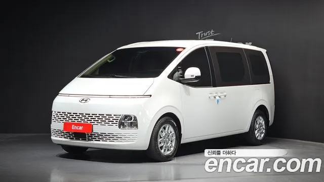Hyundai Staria