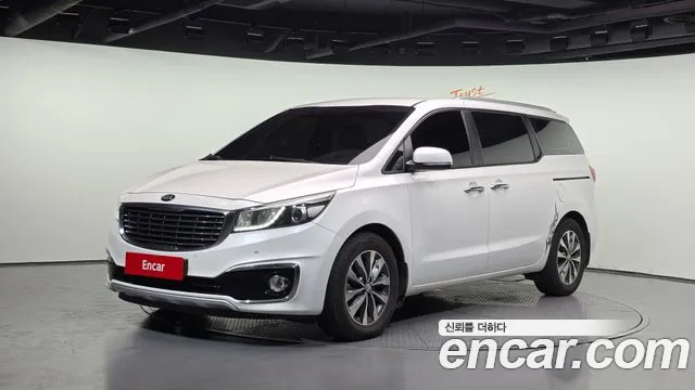Kia Carnival — экстерьер