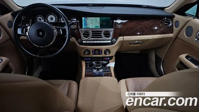 Rolls-Royce Wraith — интерьер