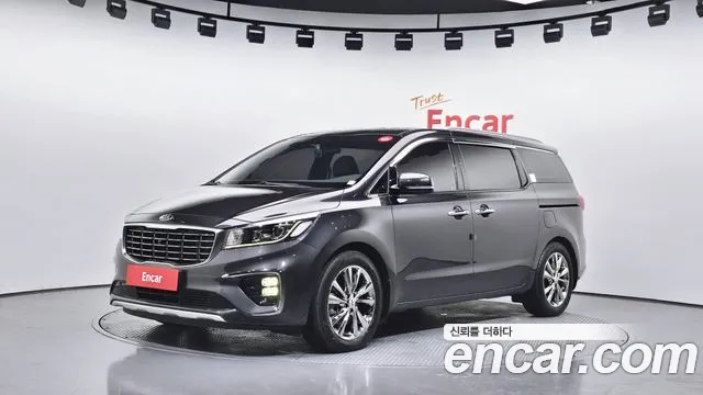 Kia Carnival — экстерьер