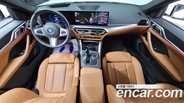 BMW i4 — интерьер