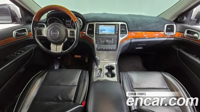 Jeep Cherokee — интерьер