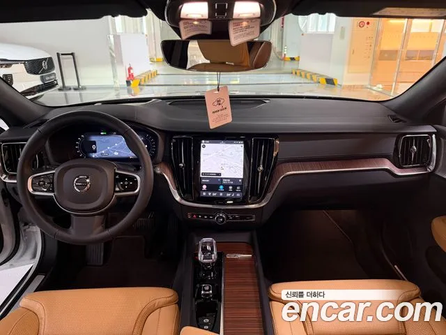 Volvo V60 — интерьер