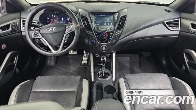 Hyundai Veloster — интерьер