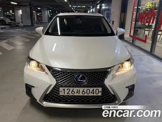 Lexus CT200h