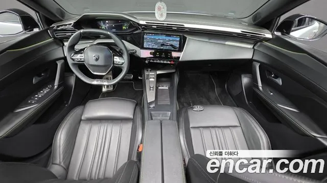 Peugeot 408 — интерьер