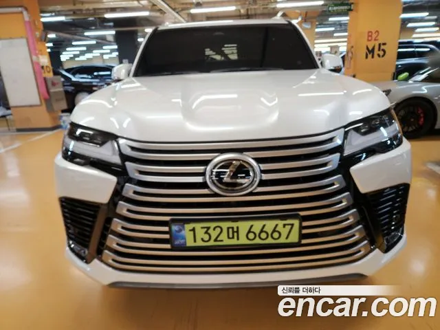 Lexus LX
