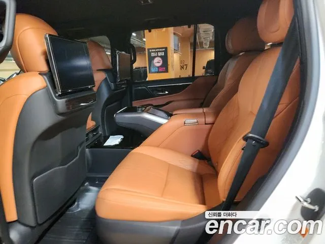 Lexus LX — интерьер