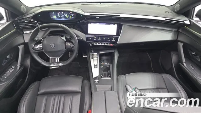 Peugeot 408 — интерьер