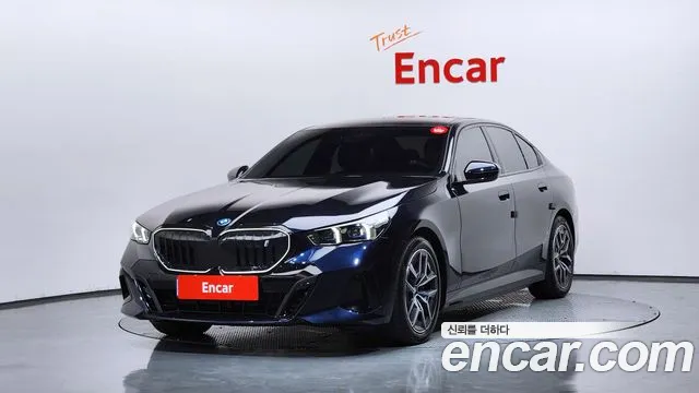 BMW i5