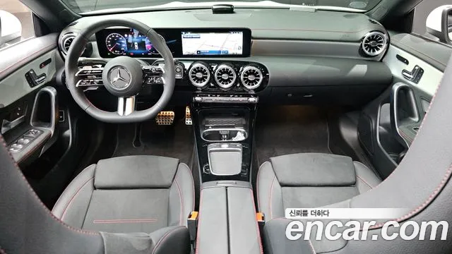 Mercedes-Benz CLA-класс — интерьер
