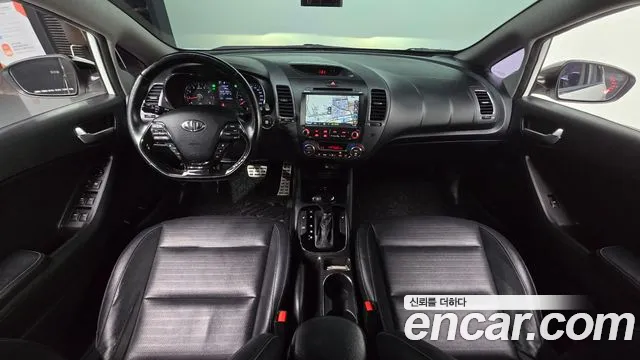 Kia K3 — интерьер