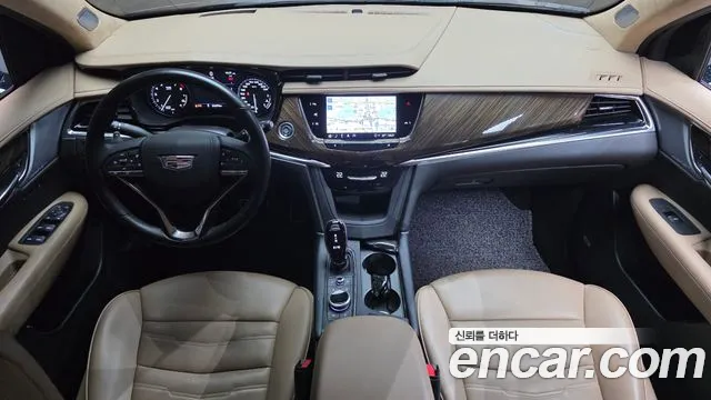 Cadillac XT6 — интерьер