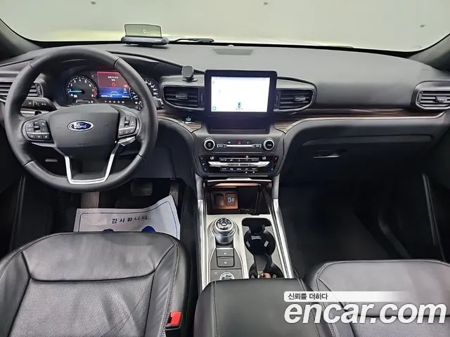 Ford Explorer — интерьер