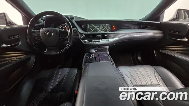 Lexus LS — интерьер
