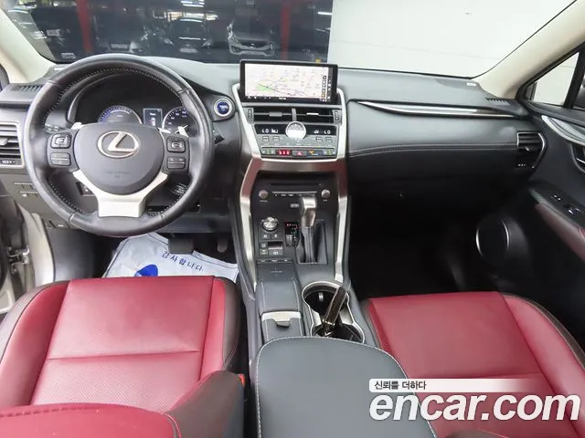 Lexus NX — интерьер
