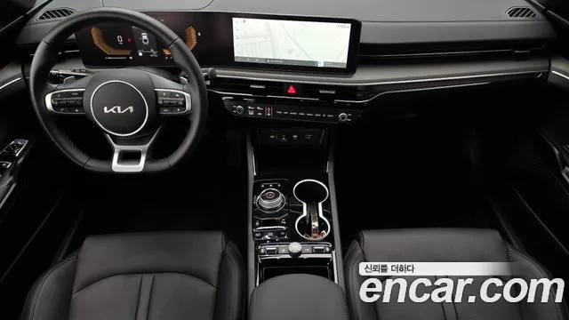 Kia K5 — интерьер
