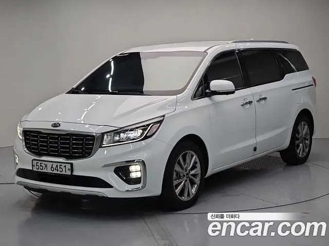 Kia Carnival — экстерьер