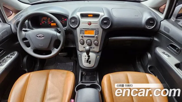 Kia Carens — интерьер