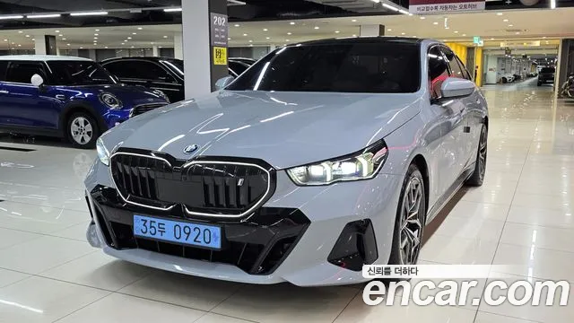 BMW i5