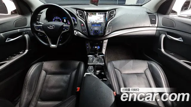 Hyundai i40 — интерьер