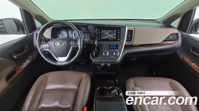 Toyota Sienna — интерьер